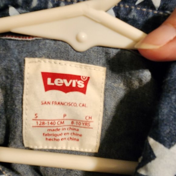 Girls Levis Size small Star Print Button Up Shirt - Picture 2 of 8